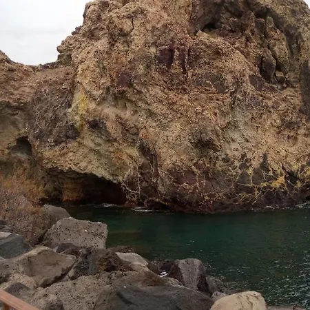 Vulkanohome بيت ضيافة *